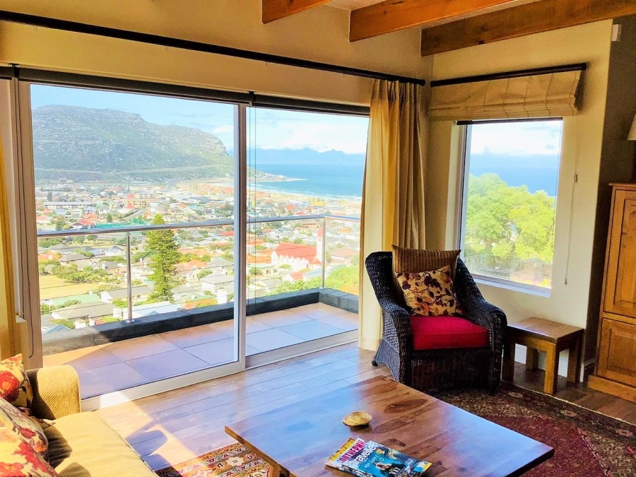 To Let 4 Bedroom Property for Rent in Fish Hoek Western Cape